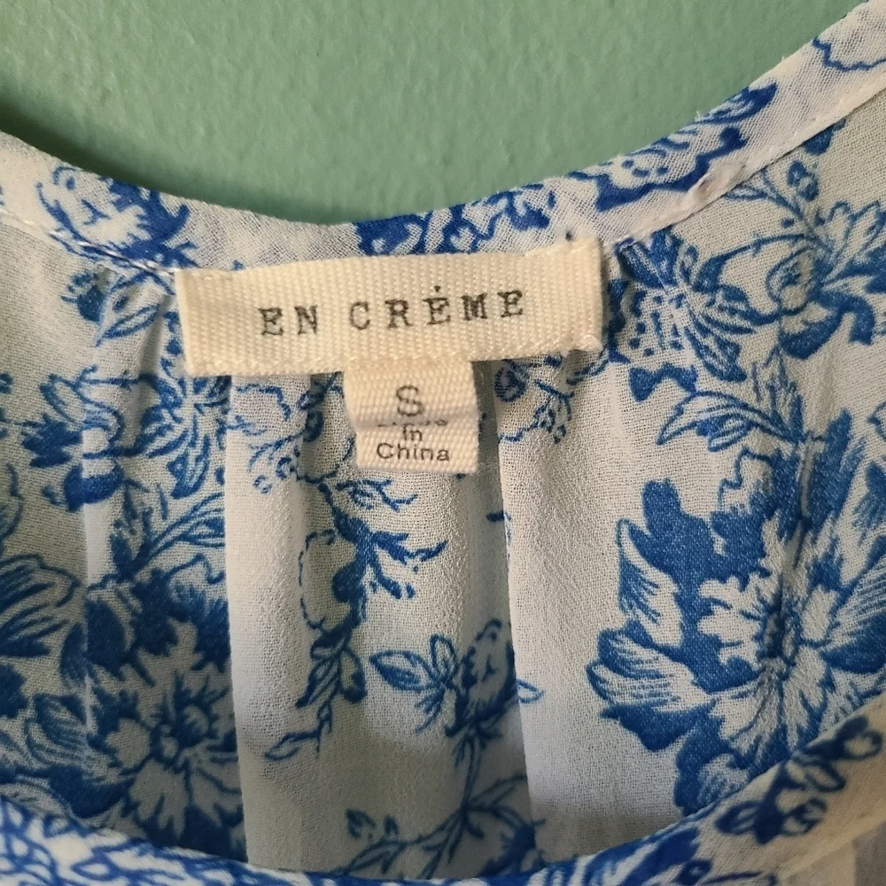 En Creme Blue Floral Print Sheer Tunic Size Small - Picture 8 of 12